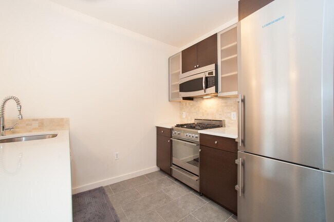 Building Photo - 232 Pavonia Ave