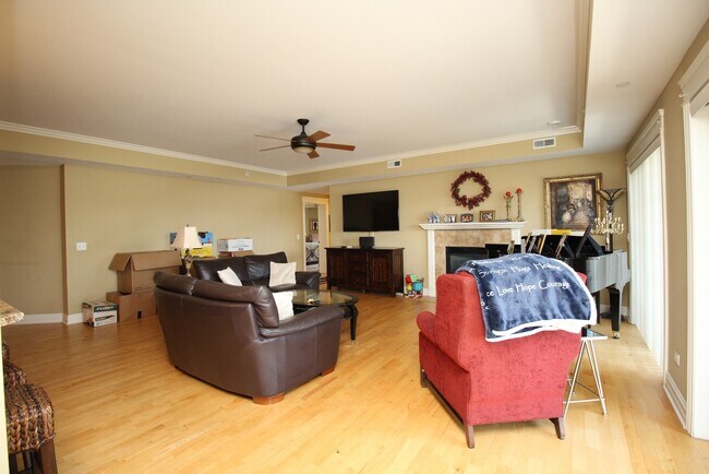 Building Photo - 10765 Clock Tower Dr