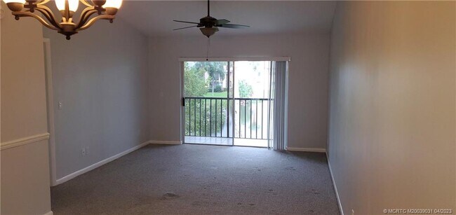 Building Photo - 3031 SE Aster Ln