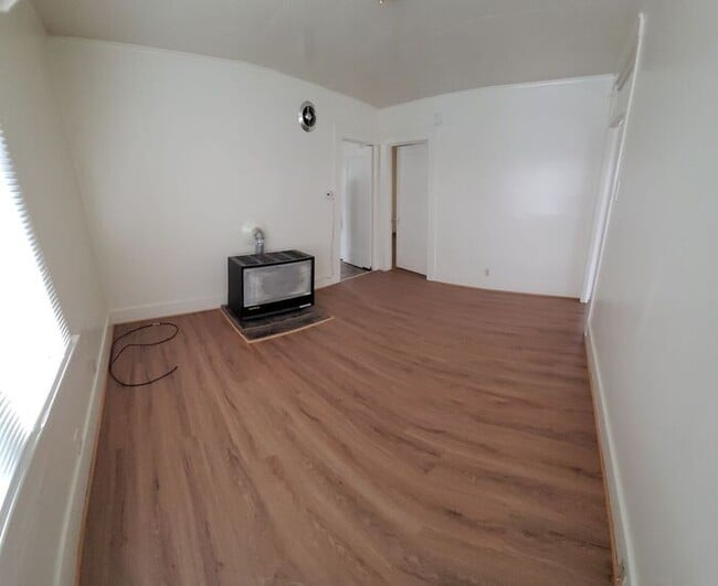 Foto del edificio - 2 bed 1 bath 1 car garage home cottage in ...