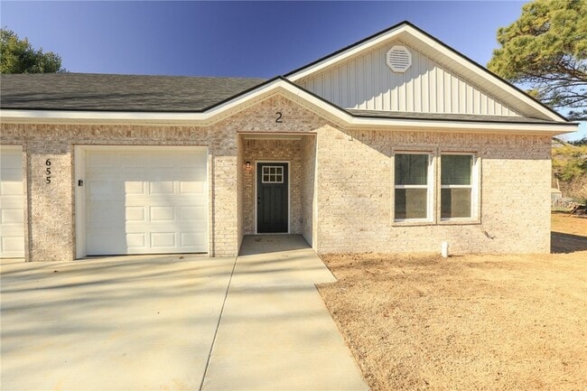 Photo - 655 N Genevieve Ave Apartment