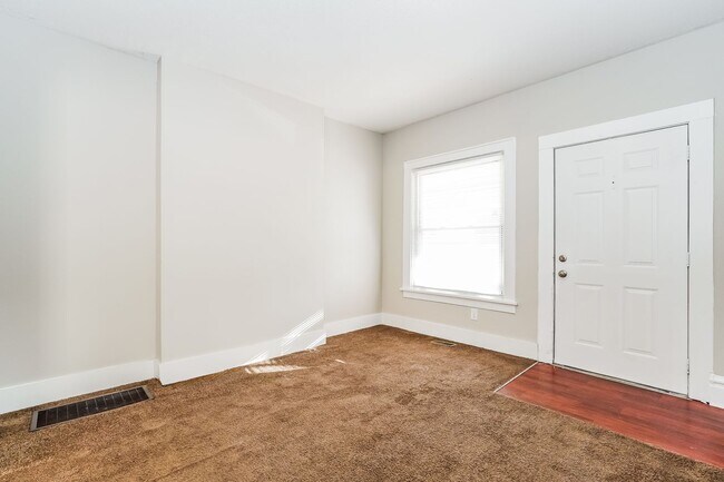 Foto del edificio - Three Bedroom One Bathroom Double