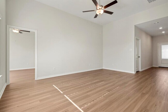 Building Photo - 460 Beechwood Hacienda Dr