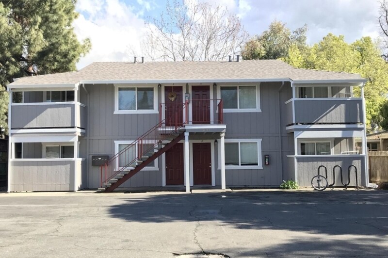 Primary Photo - 1143 W 1st St