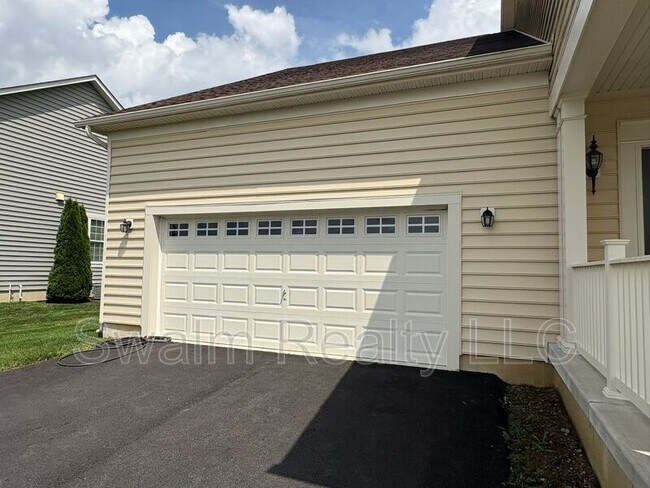 Building Photo - 1074 E Davinci Dr