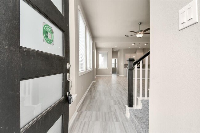 Building Photo - 9454 Starlight Oak Dr