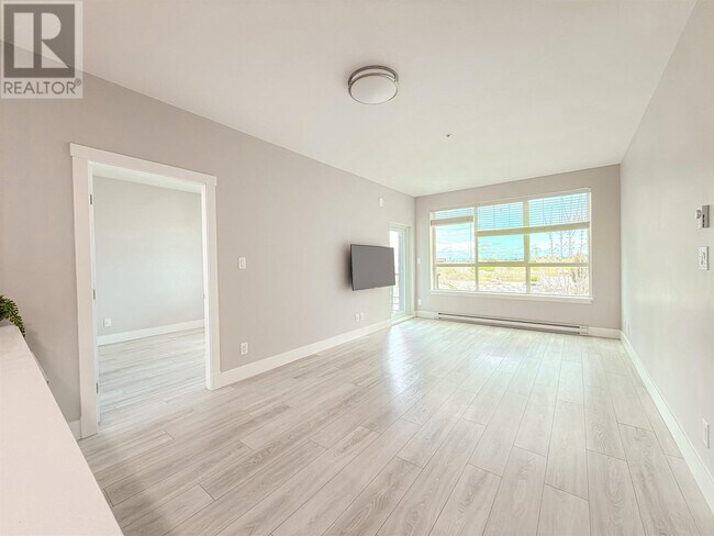 Photo du bâtiment - 4690-4690 Hawk Ln