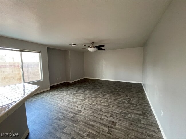 Building Photo - 7481 Catmint St