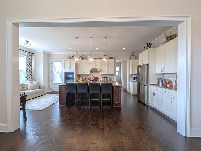 Building Photo - 4310 Brookview Dr