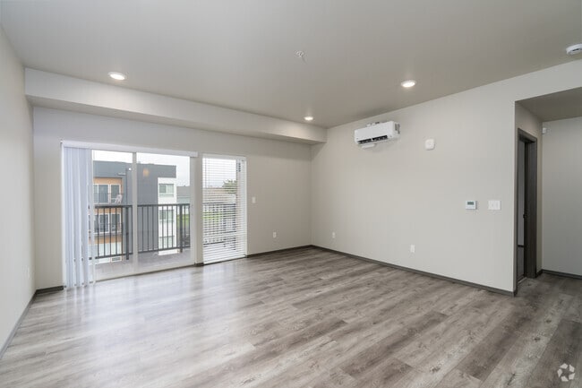 1BR, 1BA - 750SF - Urban Pines Apartments