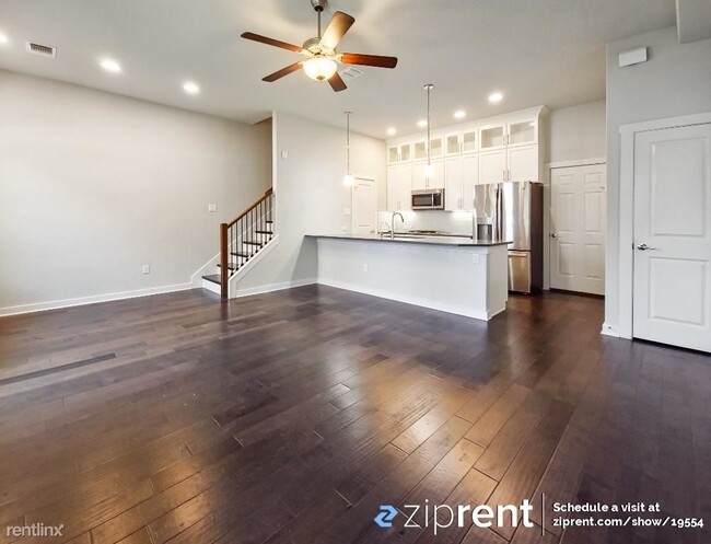 Building Photo - 3 br, 2.5 bath House - 3831 Harry Wurzbach...