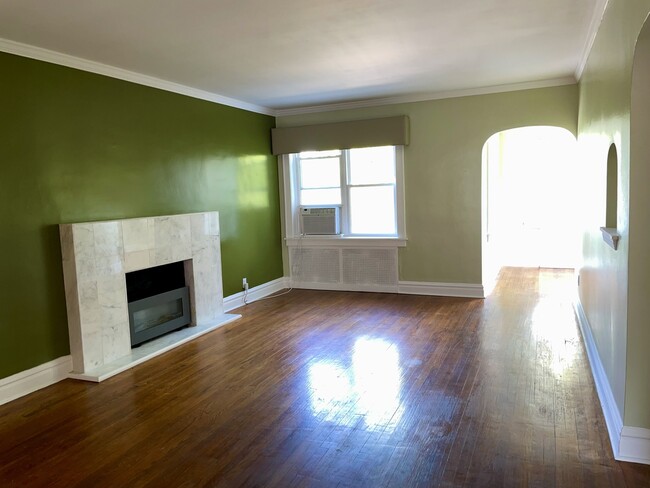 Building Photo - 148 N Austin Blvd
