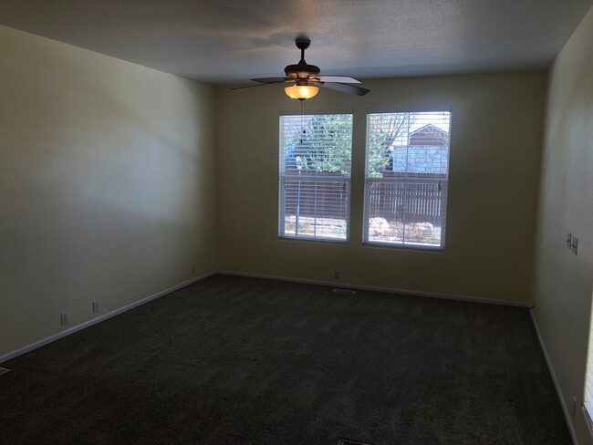 Building Photo - Stetson Hills Townhome