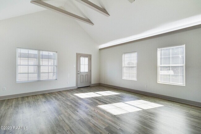 Building Photo - 1426 General Mouton Ave
