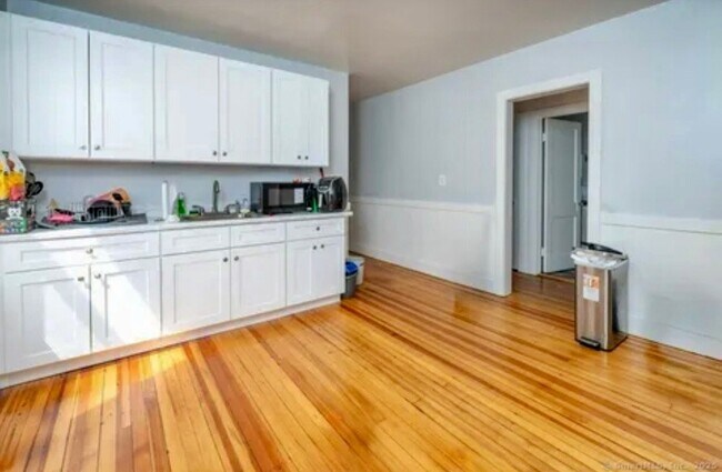 Foto del edificio - 21 Poplar St