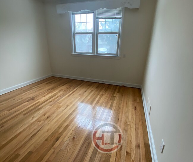 Foto del edificio - 1630 Jarvis Ave