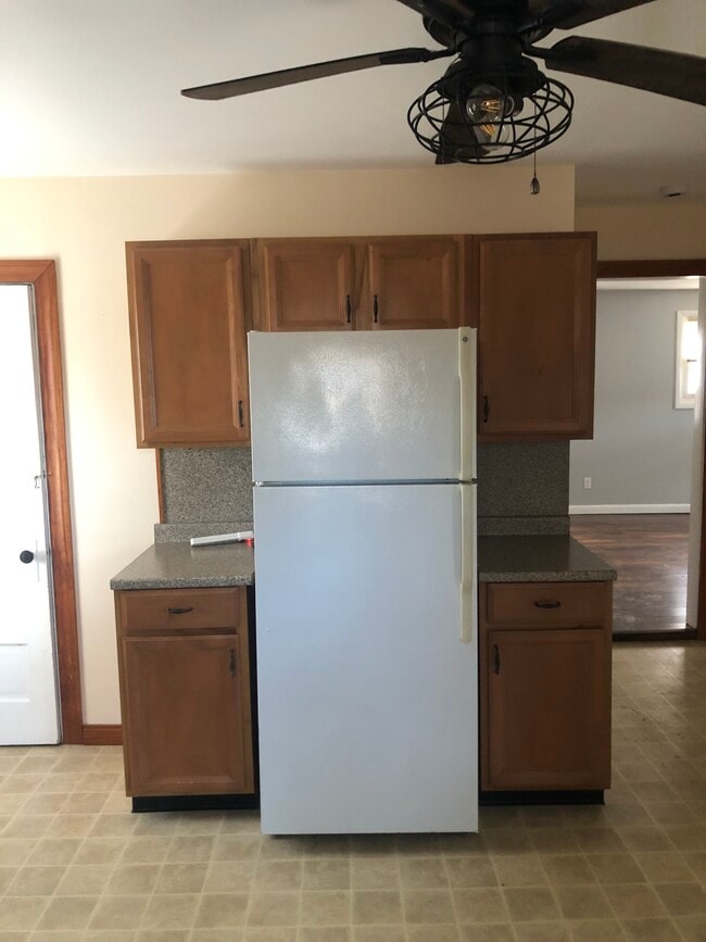 Kitchen - 114 Read Ave