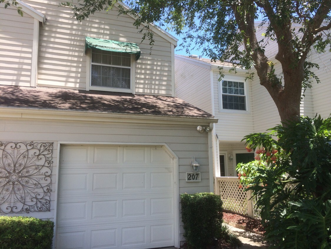 Primary Photo - 207 Spindrift Ln