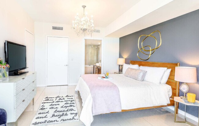 Building Photo - 485 Brickell Ave