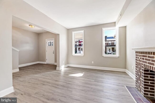Building Photo - 5104 Queensberry Ave