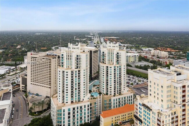 Foto del edificio - 9066 SW 73rd Ct