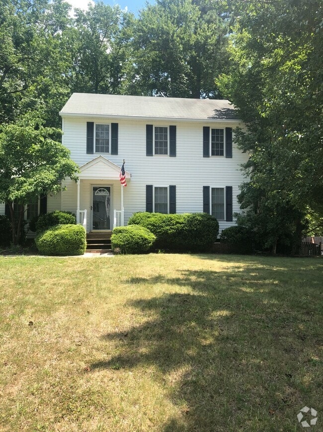 Building Photo - 8571 Woodlake Dr