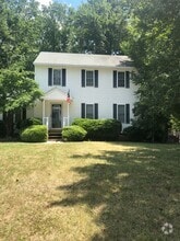 Building Photo - 8571 Woodlake Dr