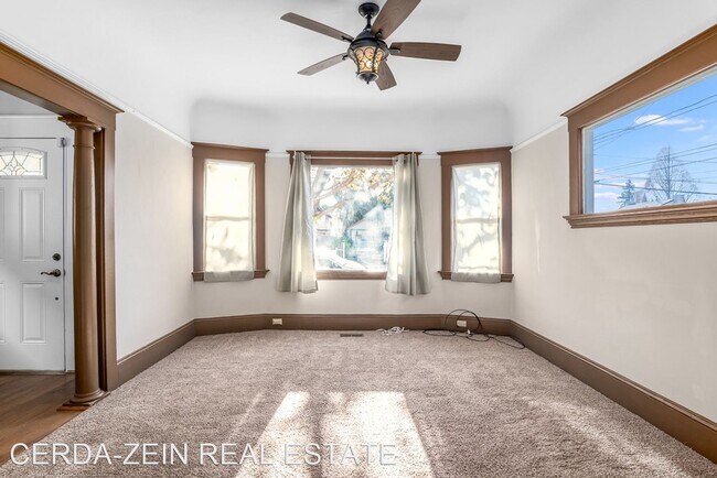 Foto del edificio - 3 br, 2 bath House - 2043 Eagle Ave