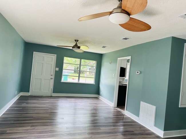 Photo - 4307 Lewis Ave House