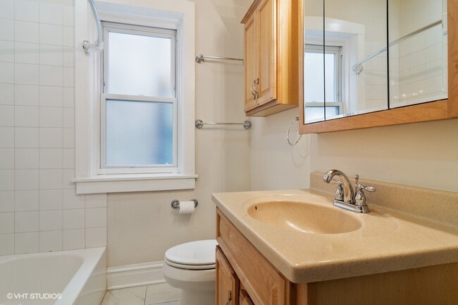 Upper Level Bathroom - 3622 N Whipple St