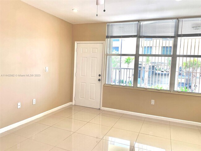 Foto del edificio - 1668 NW 19th St