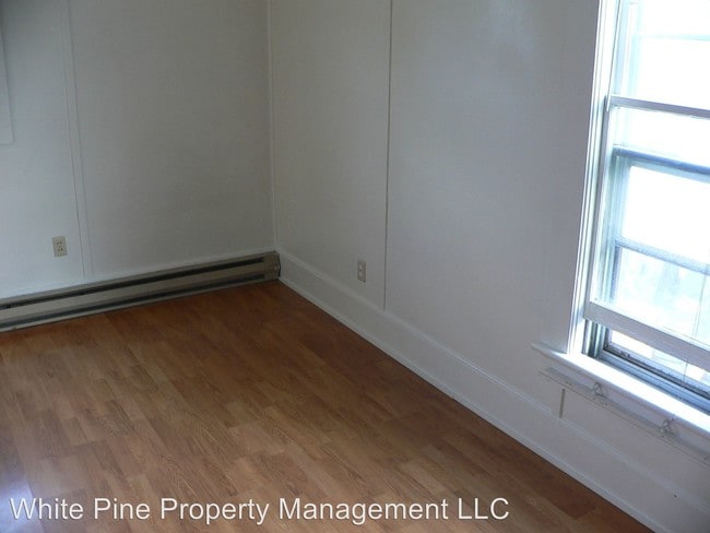 Building Photo - 413 S Asbury St