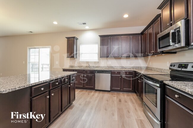 Building Photo - 3283 Grandview Club Rd