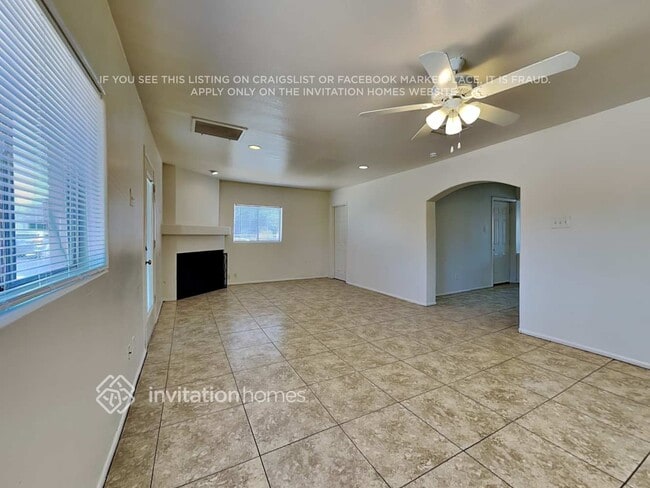 Building Photo - 6118 W Hollyhock Dr