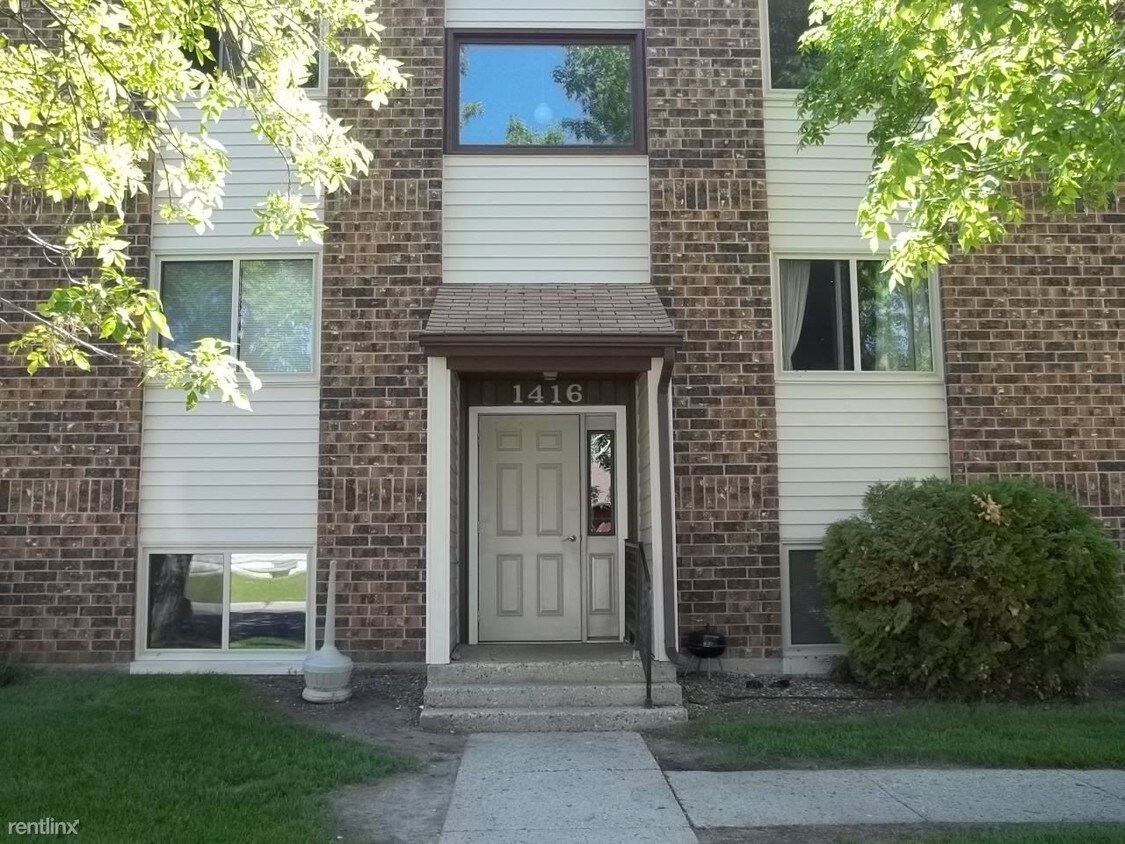 2 br, 1 bath Apartment 1416 10th Ave NE Apartment for Rent in