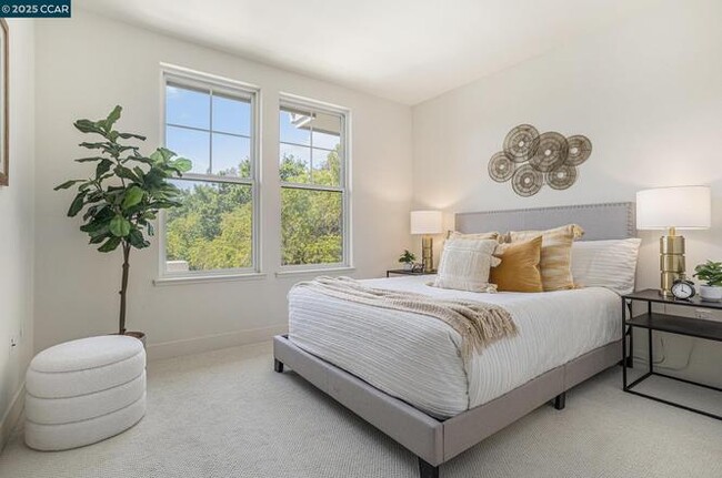 Building Photo - WQwin