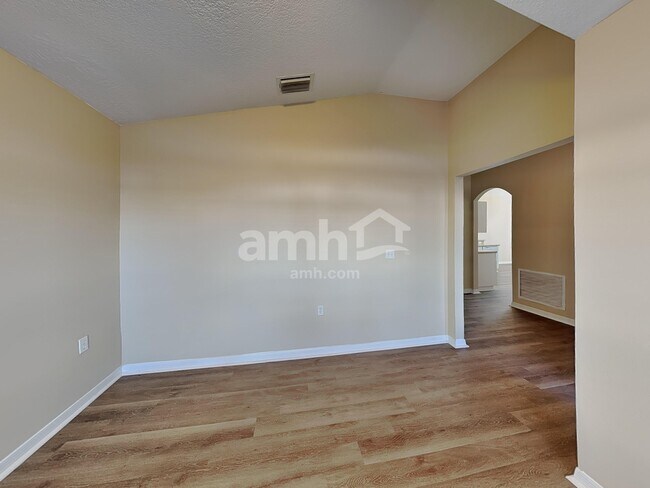 Foto del edificio - 10536 Juliano Dr