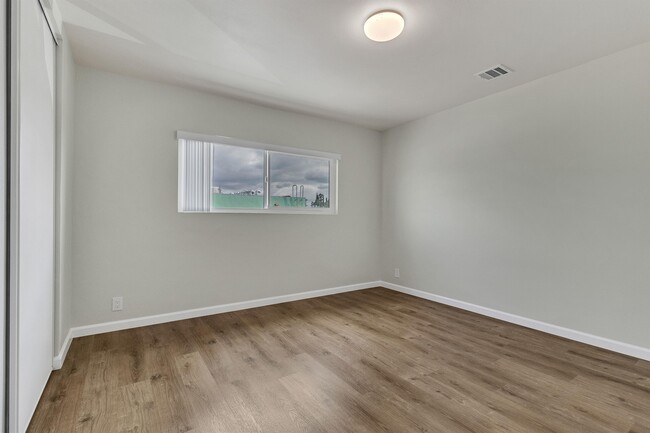 Foto del edificio - 11720 Hamlin St
