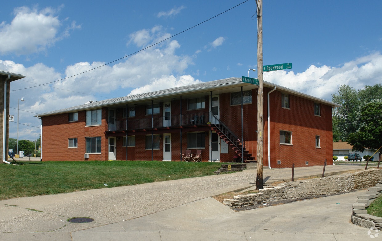 2920 N Rockwood Dr, Peoria, IL 61604 Apartments in Peoria, IL