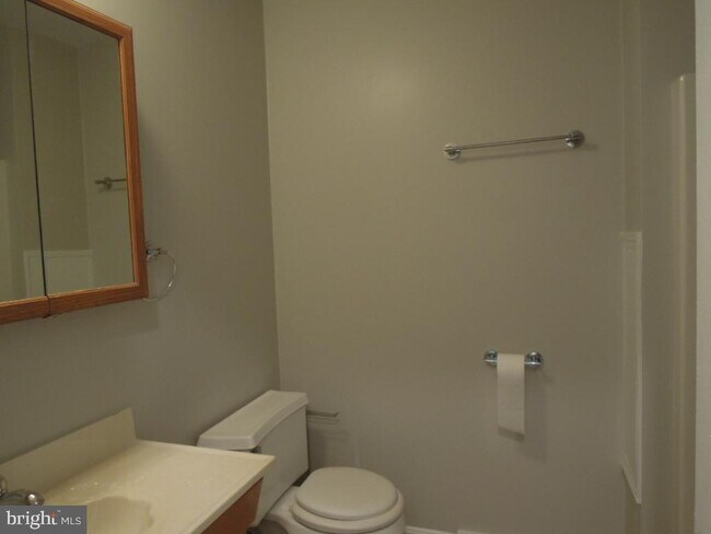 Building Photo - 7117 Bridoon Ave