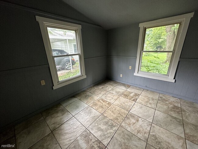 Building Photo - 2 br, 1 bath House - 2613 Greenbelt Dr