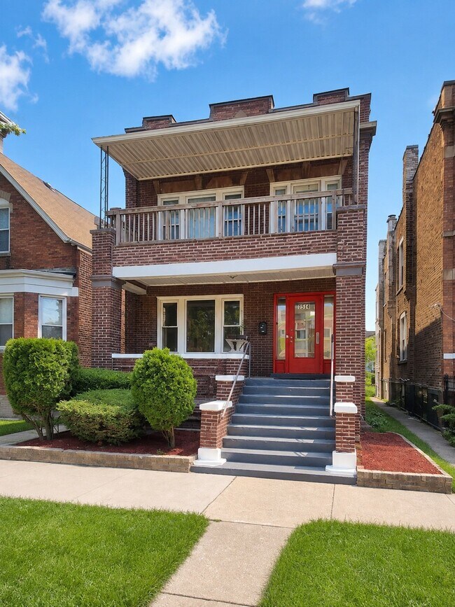 Building Photo - 7514 S Langley Ave