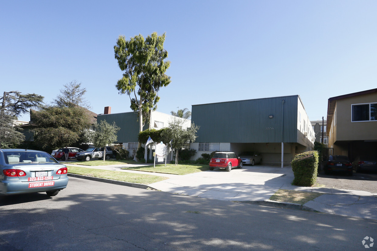 Primary Photo - 3550-3556 Jasmine Ave