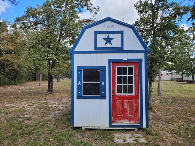 Foto del edificio - 17141 Lone Star Rd