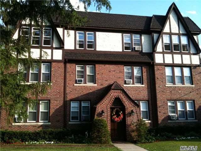 Primary Photo - 24 Vanderbilt Ave