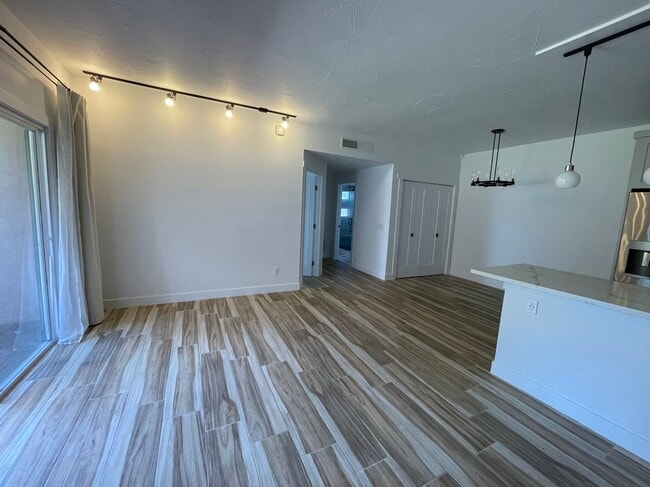 Building Photo - 17161 Alva Rd