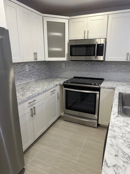 Foto del edificio - 3368 NW 101st Ave