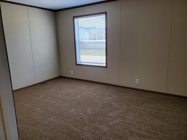 Building Photo - 100 Quail Ct