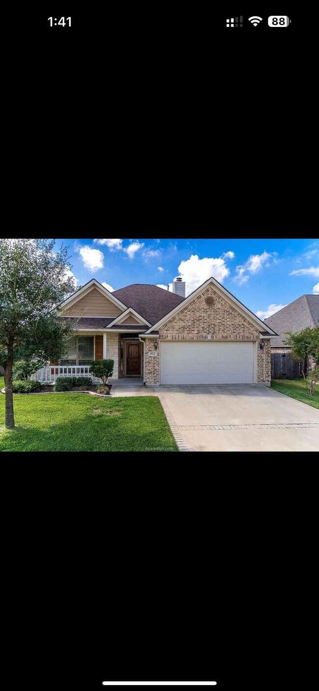 Building Photo - 3912 Lambermont Dr