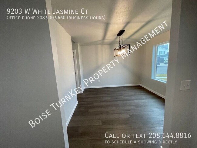 Building Photo - 9203 W White Jasmine Ct